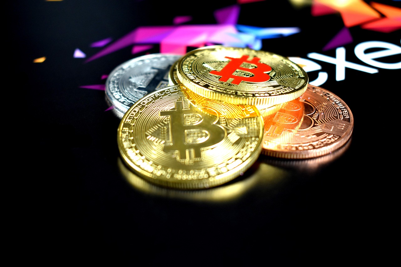 余弦：Hyperliquid上50倍杠杆巨鲸再以452万USDC做多ETH！爆仓价1391美元